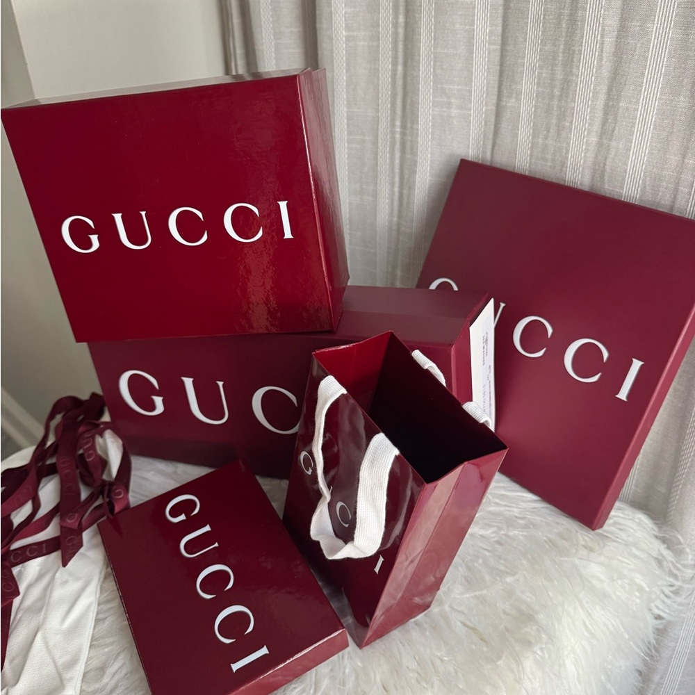 Gucci Deep Red Gift Box Collection - Picture 2 of 4